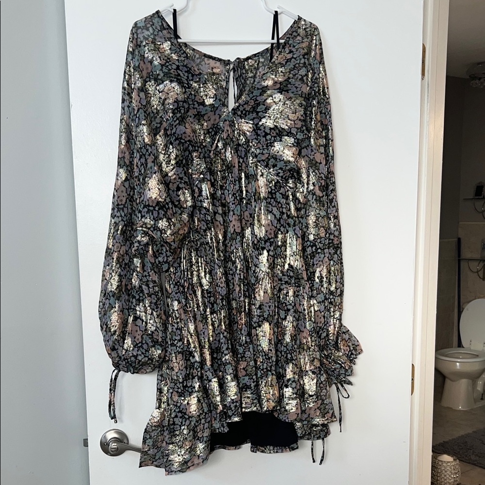 Shimmery Floral Long Sleeve Tunic Dress